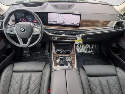 Used 2025 BMW X7 xDrive40i w/ Parking Assistance Package AWD/4WD image 19