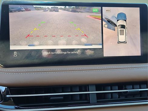 Used 2025 INFINITI QX60 Sensory w/ Vision Package AWD/4WD image 17