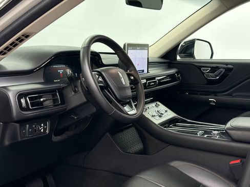 Certified 2023 Lincoln Aviator AWD w/ Premium Package image 16