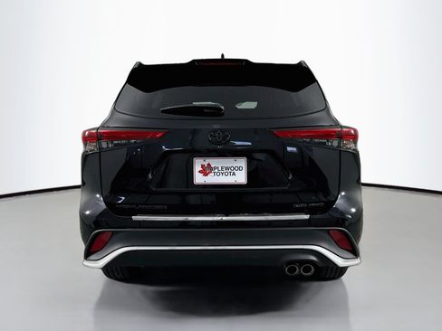 Used 2022 Toyota Highlander XSE w/ Protection Package #3 (TMS) AWD/4WD image 6