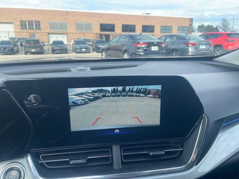 Used 2025 Chevrolet Trax LT w/ LT Convenience Package image 22