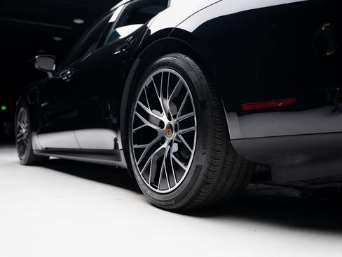 Used 2022 Porsche Taycan 4S image 73