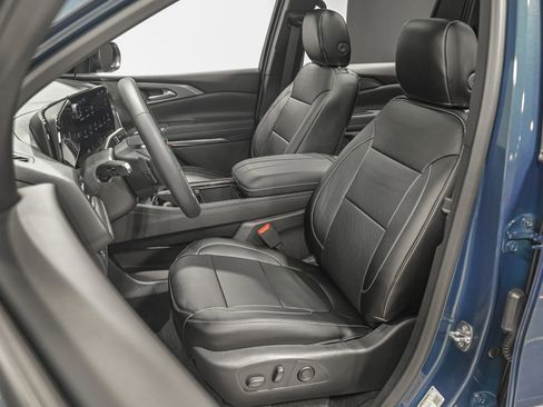 Used 2026 Chevrolet Traverse LT w/ Sun and Wheel Package AWD/4WD image 16
