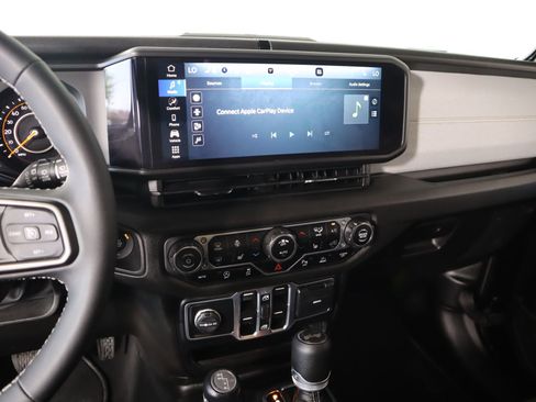 Used 2025 Jeep Wrangler Unlimited Sport AWD/4WD image 5