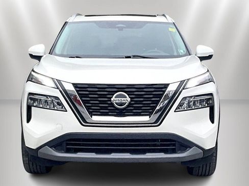 Used 2021 Nissan Rogue SV w/ Premium Package image 2