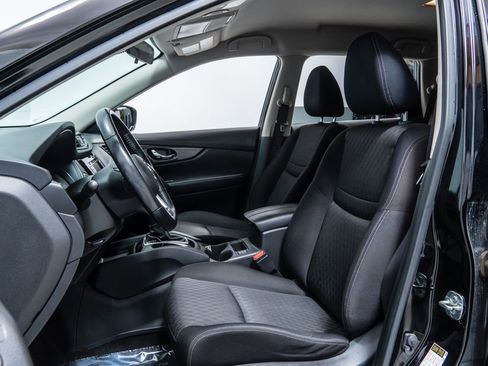 Used 2019 Nissan Rogue SV AWD/4WD image 5