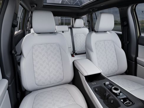 New 2026 Jeep Cherokee Overland w/ Advanced Pro Tech Group AWD/4WD image 18