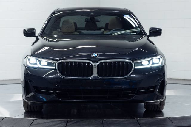 Certified 2022 BMW 530i xDrive w/ Premium Package AWD/4WD image 5