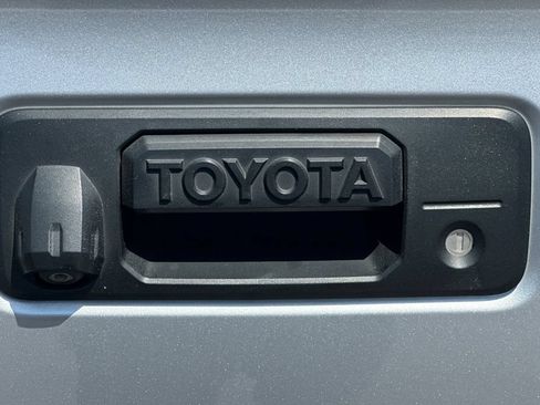 Used 2016 Toyota Tacoma TRD Sport w/ Towing Package RWD image 29