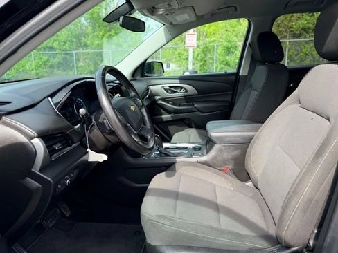 Used 2019 Chevrolet Traverse LT FWD image 5