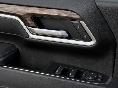 Certified 2025 Chevrolet Silverado 2500 LT w/ Convenience Package image 25