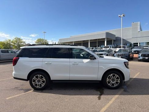 Used 2025 Ford Expedition Active AWD/4WD image 6