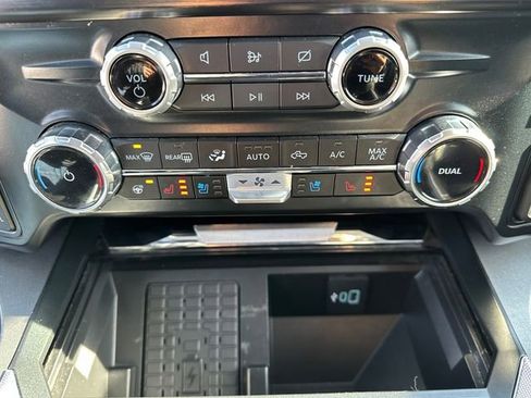 Used 2023 Ford F250 Lariat w/ Sport Appearance Package image 32