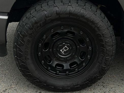 Used 2021 Ford F150 Lariat w/ Equipment Group 502A High RWD image 9