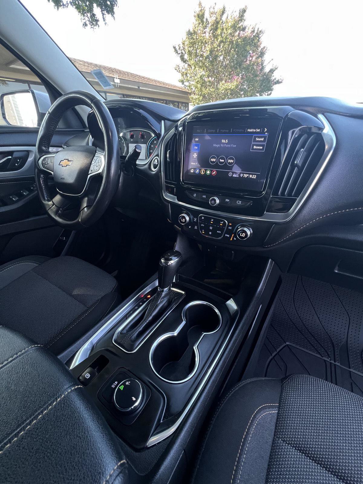 Used 2020 Chevrolet Traverse LT FWD image 26