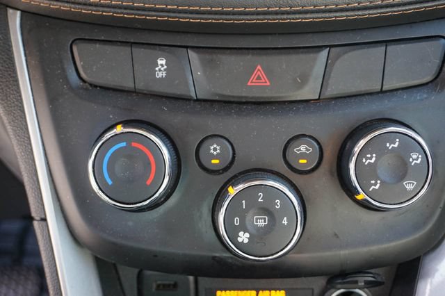 Used 2022 Chevrolet Trax LT w/ Redline Edition AWD/4WD image 6