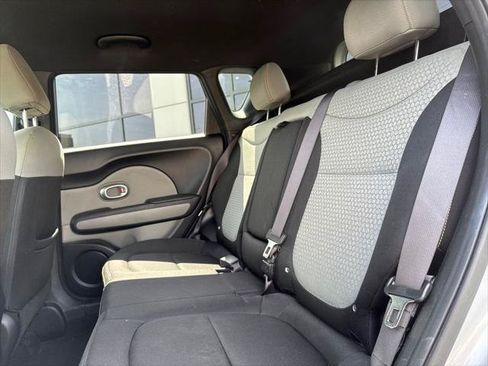 Used 2016 Kia Soul + FWD image 19