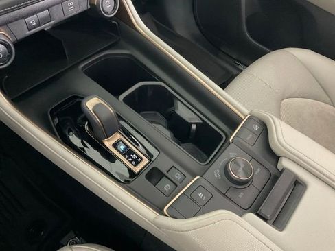 Used 2025 Toyota Grand Highlander AWD Hybrid image 14