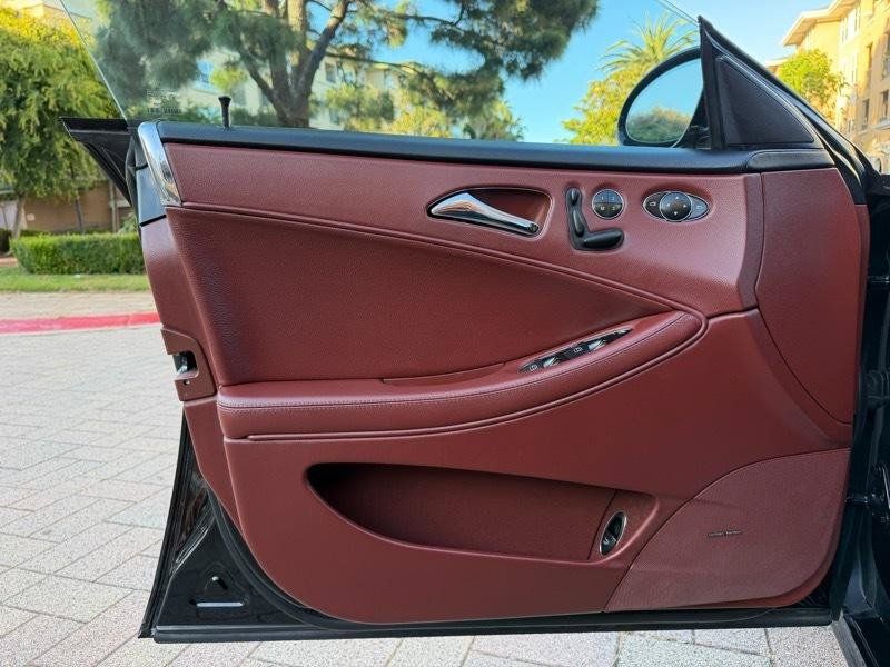 Used 2006 Mercedes-Benz CLS 500 image 40