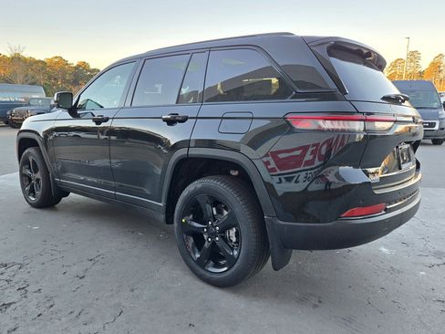New 2025 Jeep Grand Cherokee Limited w/ Luxury Tech Group II image 5