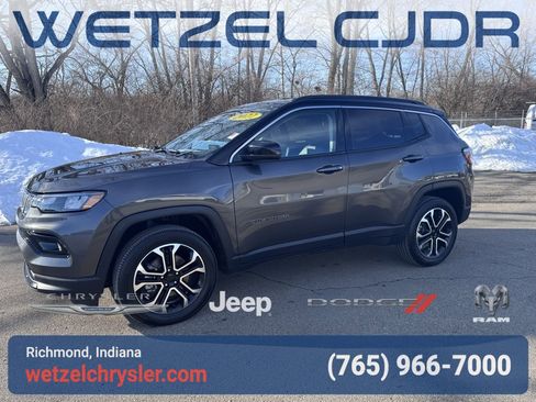 Used 2022 Jeep Compass Limited image 3