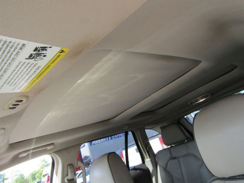 Used 2013 Lincoln MKX AWD image 12
