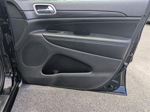 Used 2020 Jeep Grand Cherokee Altitude image 36