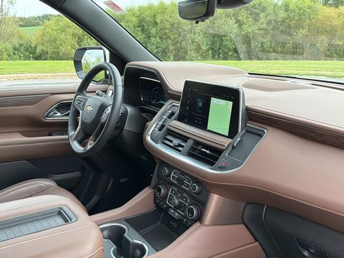 Used 2023 Chevrolet Tahoe High Country w/ Premium Package 2 AWD/4WD image 28