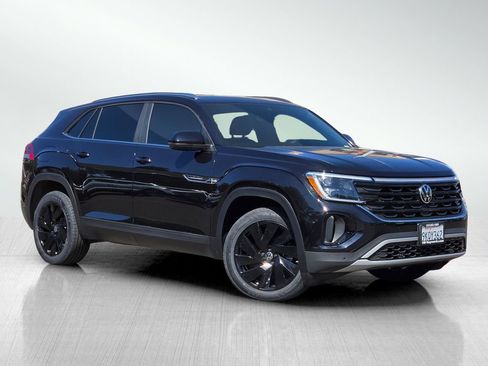 Used 2024 Volkswagen Atlas Cross Sport SE AWD/4WD image 2