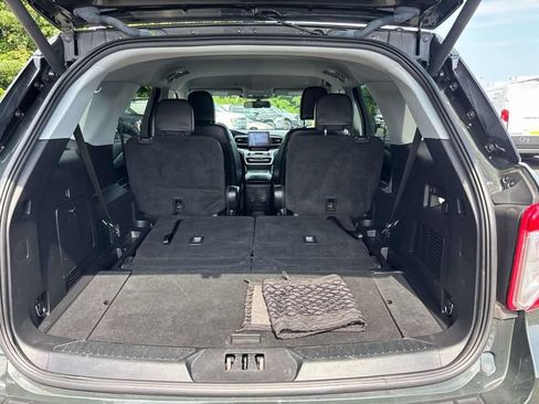 Used 2022 Ford Explorer XLT w/ Equipment Group 202A AWD/4WD image 23