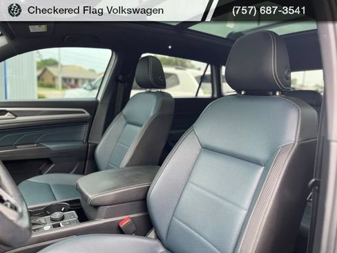 Used 2023 Volkswagen Atlas Cross Sport SEL R-Line AWD/4WD image 24