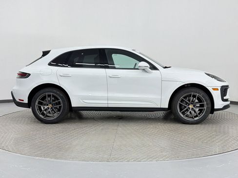 Used 2022 Porsche Macan AWD/4WD image 8
