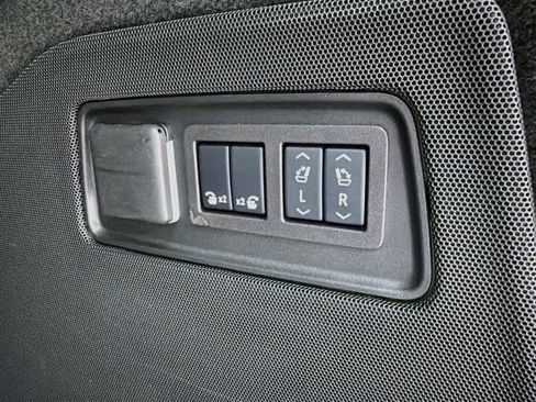 Used 2025 Cadillac Escalade ESV Sport Platinum AWD/4WD image 15