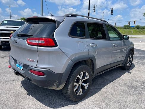 Used 2014 Jeep Cherokee Trailhawk w/ Trailer Tow Group AWD/4WD image 3