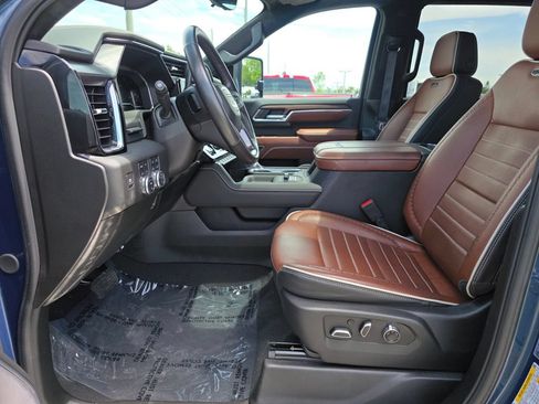 Used 2025 GMC Sierra 3500 Denali Ultimate AWD/4WD image 27