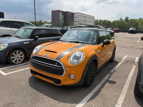 Used 2018 MINI Cooper S FWD image 1