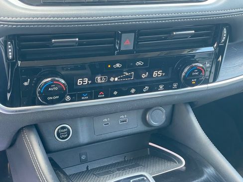 Certified 2023 Nissan Rogue Platinum AWD/4WD image 23