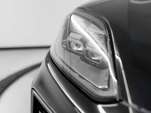 Certified 2026 Porsche Cayenne AWD/4WD image 13