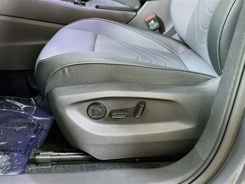 New 2026 Volkswagen Tiguan SE image 18