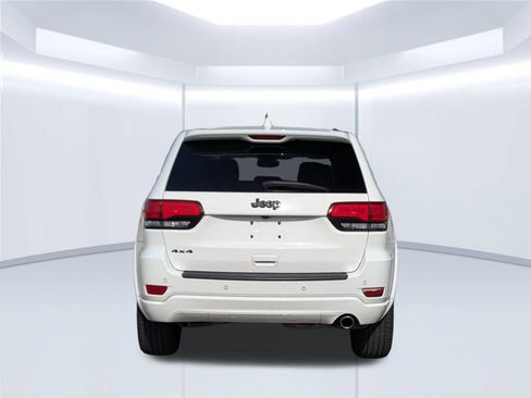 Used 2019 Jeep Grand Cherokee Altitude AWD/4WD image 5