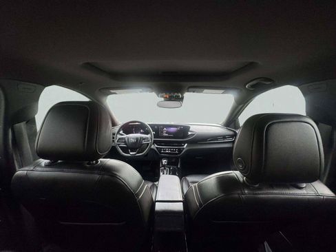 Used 2025 Buick Envista Avenir FWD image 50