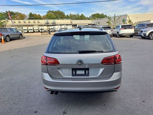 Used 2015 Volkswagen Golf TDI SE image 6