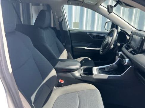 Used 2022 Toyota RAV4 LE FWD image 20