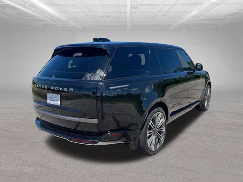 New 2026 Land Rover Range Rover Long Wheelbase SE AWD/4WD image 5