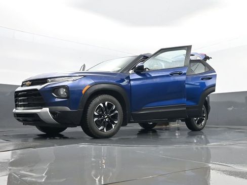 Used 2022 Chevrolet TrailBlazer LT w/ Driver Confidence Package image 32