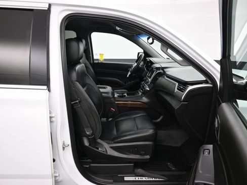 Used 2019 Chevrolet Tahoe LT w/ Luxury Package AWD/4WD image 48