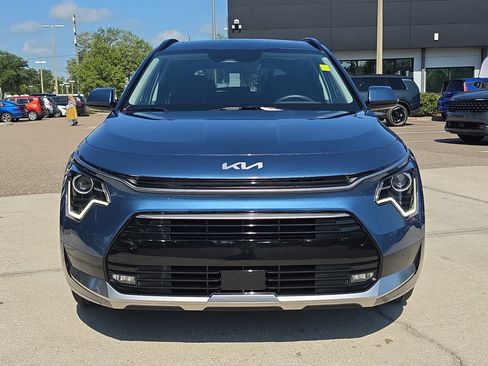 Certified 2024 Kia Niro EX Touring FWD image 3
