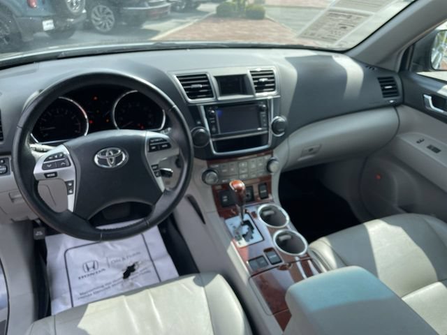 Used 2013 Toyota Highlander Limited FWD image 18