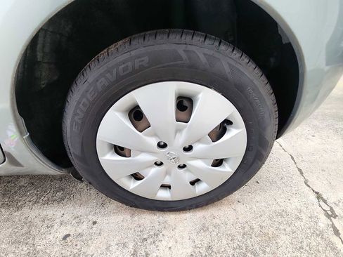 Used 2011 Toyota Yaris image 10