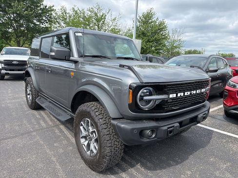 Used 2025 Ford Bronco Badlands AWD/4WD image 2